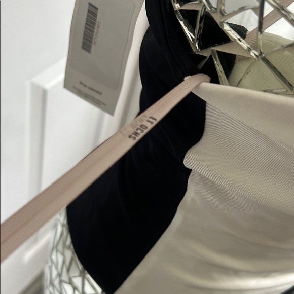 ET OCHS Black and White Asymmetrical Cutout Bodysuit S - Picture 9 of 15